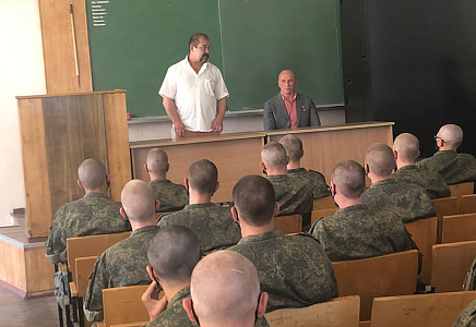 Андрей Богатов в Ульяновске отметил бедственное положение многих ветеранов