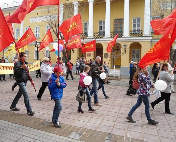 Колонна "РОДИНЫ" прошла по центральной улице Оренбурга