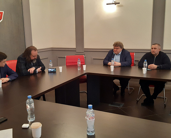 "Тигры Родины" провели круглый стол о психологической борьбе общества в условиях СВО и русофобии Запада