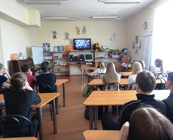 Урок мужества для озёрских школьников провели партийцы Челябинска