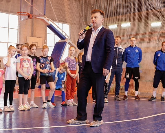 Депутат от партии "РОДИНА" Виталий Прохоров проспонсировал Первый футбольный фестиваль для девочек