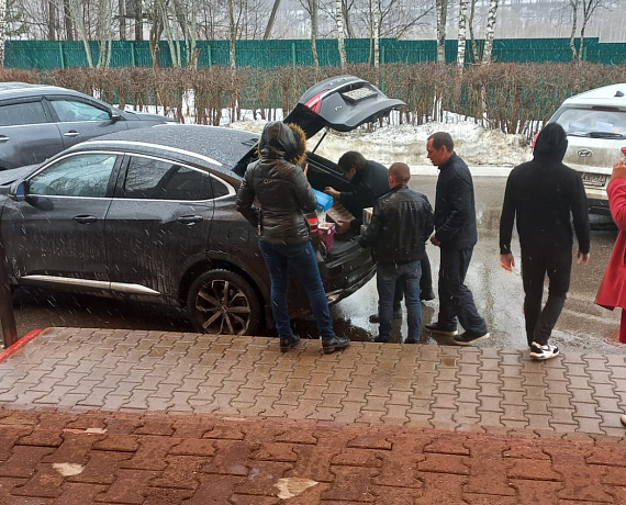 Подмосковная "РОДИНА" оказывает разностороннюю помощь беженцам Донбасса