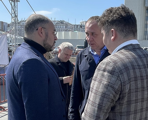 Федор Лугинин принял участие в митинге "Zа Путина" во Владивостоке и встретился с руководством Приморского края