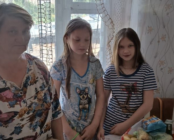 Раменское отделение партии в Подмосковье продолжает помогать малообеспеченным семьям
