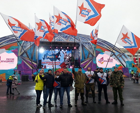 Самарская "РОДИНА" организовала выставку оружия времен Великой Отечественной войны