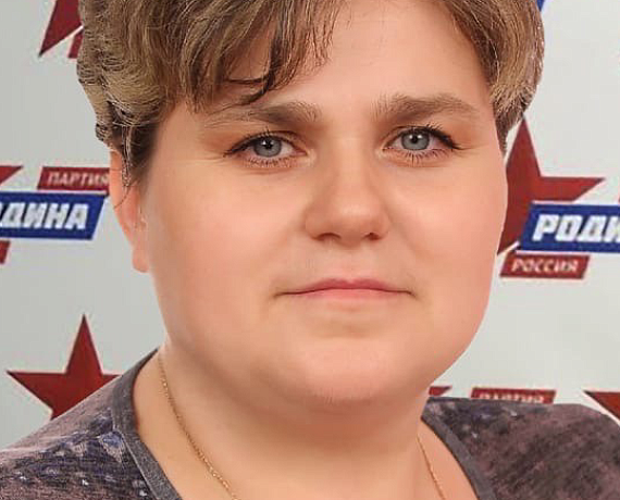 Соратнице Кировской "РОДИНЫ" вручен памятный знак "Семейная слава"