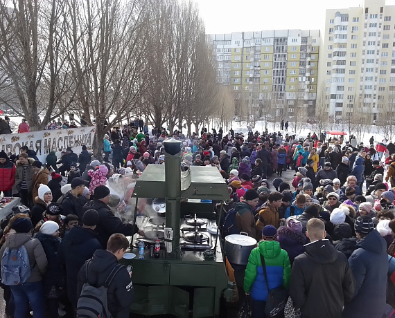 Самарские партийцы организовали народные гулянья на Масленицу