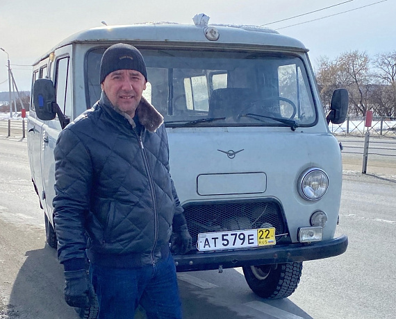 Новосибирский активист "РОДИНЫ" отправил на Донбасс автомобиль для военных
