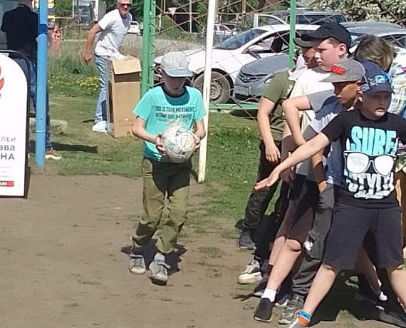 Новосибирская "РОДИНА" в День защиты детей помогли провести массовые праздники во дворах