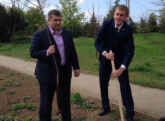 Делегация "РОДИНЫ" и инвесторов в Крыму, 12 и 13 апреля 2014 г.