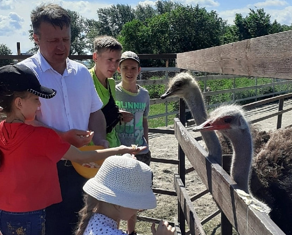 ­­Депутат от партии "РОДИНА" вместе с благотворительным фондом провели экскурсию для детей с инвалидностью