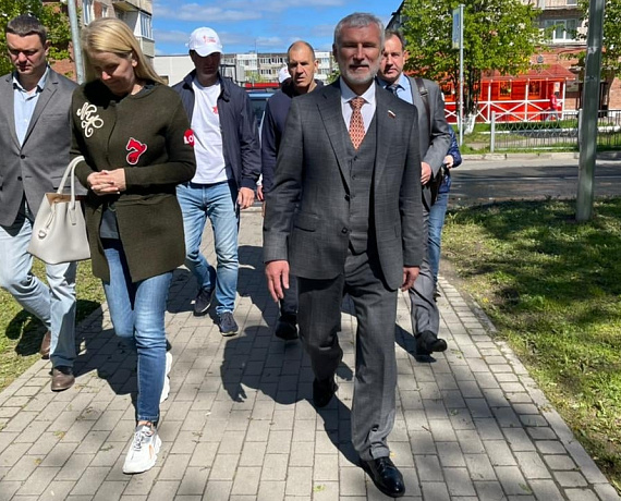 Журавлев взял на контроль проблемы ЖКХ в Ленинградской области