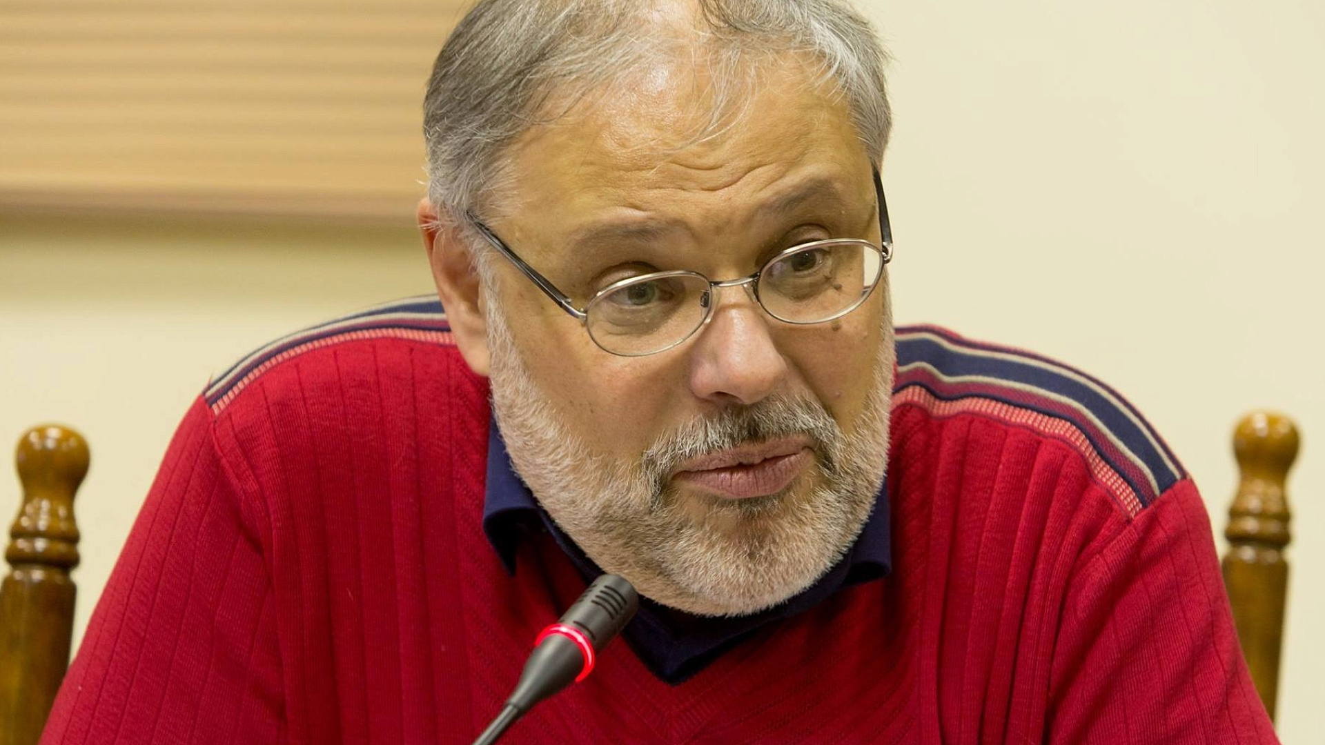 Михаил Хазин рекомендовал, как защититься от курса доллара