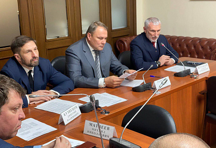 Журавлев и Шинкаренко приняли участие в совещании в ГД по профилактике преступности мигрантов