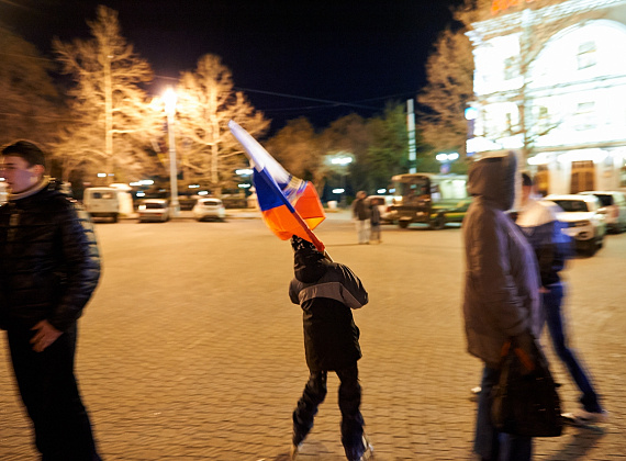 Российские флаги в Симферополе, Бахчисарае, Севастополе, 15 марта 2014 г.