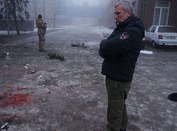 Алексей Журавлёв у ДК им. Куйбышева в Донецке, 30.01.2015