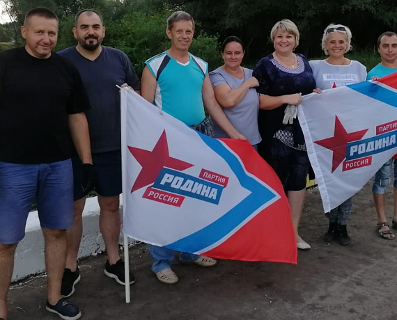Воронежские партийцы навели порядок на территории вдоль реки Осередь