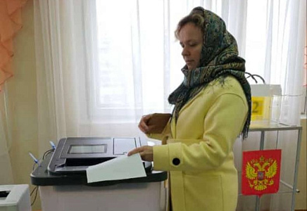 Лидер Липецкой "РОДИНЫ" проголосовала на выборах