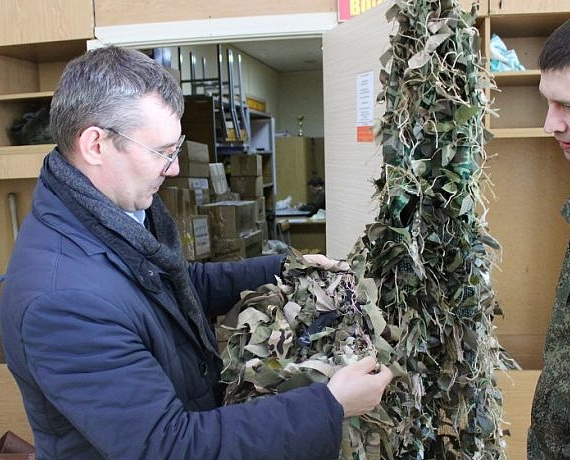 Клуб избирателей Вячеслава Илюхина передал десантникам еще одну партию гумпомощи и снаряжения