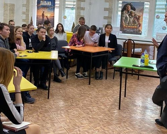 Алексей Журавлев встретился с активистами молодежных организаций города Байконура