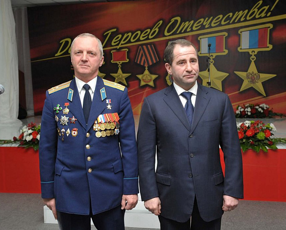 Самарский активист поздравил земляков с Днём Героев
