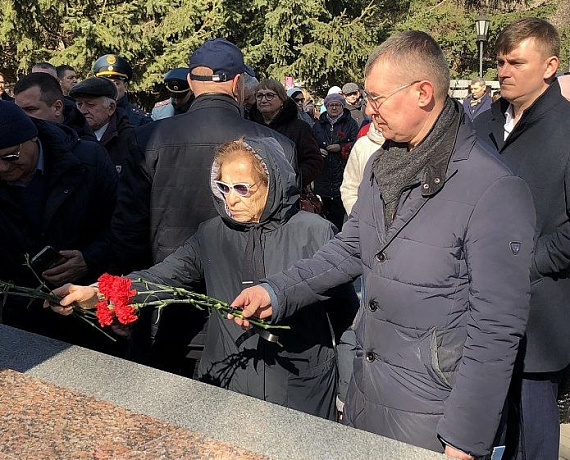 Новосибирские партийцы почтили память героев-чернобыльцев