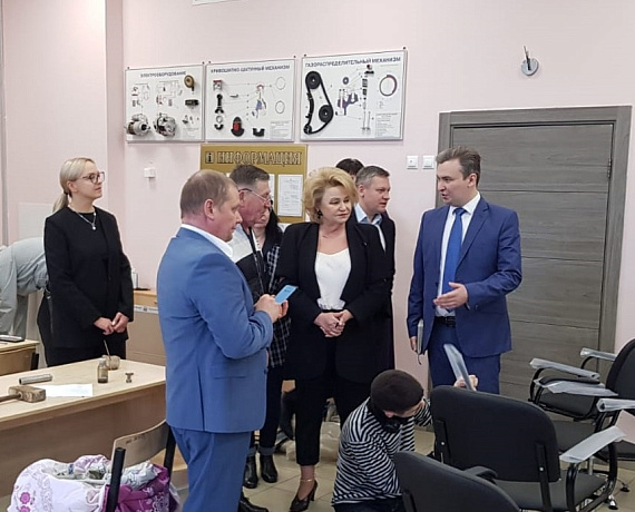 ПОДМОСКОВНАЯ "РОДИНА" ПРОВЕЛА ВСТРЕЧУ С ГЛАВОЙ КРАСНОГОРСКА И ПОСЕТИЛА ЦЕНТР "СОЗВЕЗДИЕ"