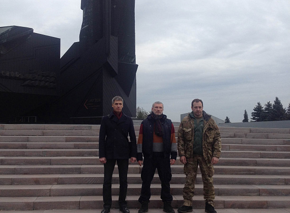 Делегация партии "РОДИНА" - у мемориала героям Великой Отечественной войны в Донецке, 01.11.2014