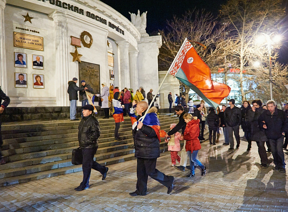 Митинг в Севастополе после референдума, выступление Алексея Журавлёва и Антона Тицкого, 16 марта 2014 г.