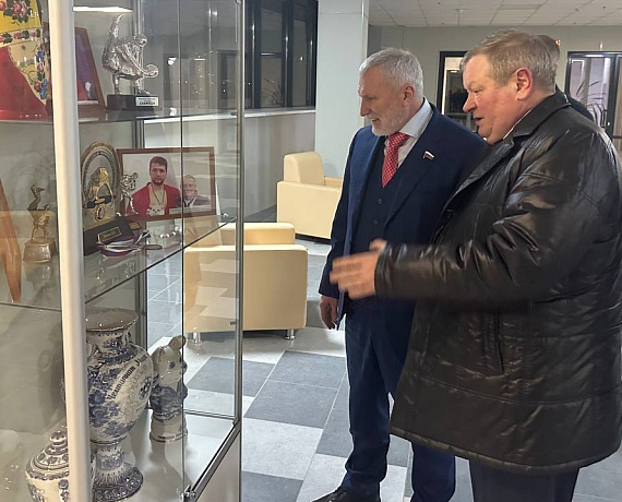Алексей Журавлев посетил крупнейшее спортивное сооружение Брянской области