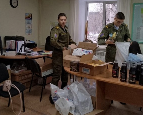 Клуб избирателей Вячеслава Илюхина скомплектовал новогодние подарки для раненых воинов
