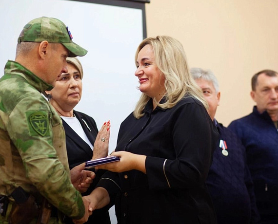 Геннадий Селебин помог с организацией вручения награды "Отец солдата"