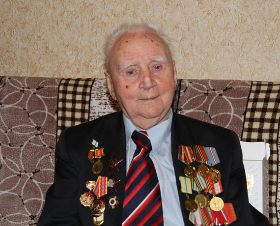 Московские родинцы поздравили ветерана