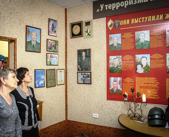 Патриоты Челябинска приняли участие в открытии музея Беслана в школе Челябинска