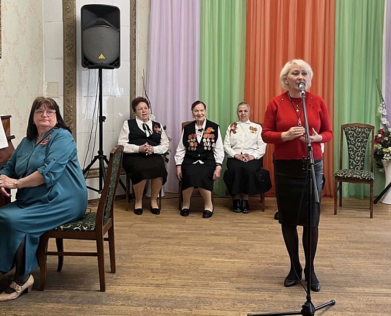 Кировские родинцы посетили концерт хорового коллектива "Фронтовые подруги"