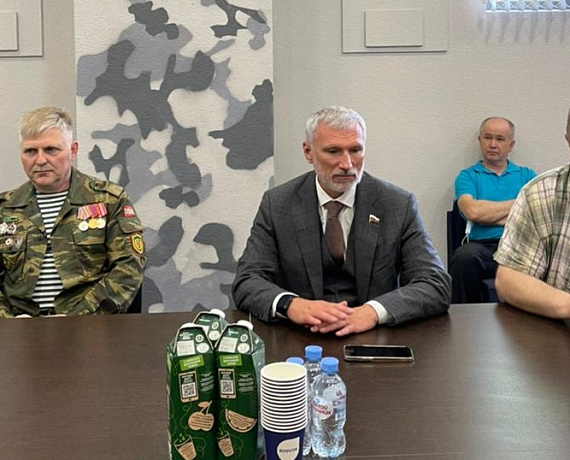 Алексей Журавлев провел прием граждан в Великом Новгороде