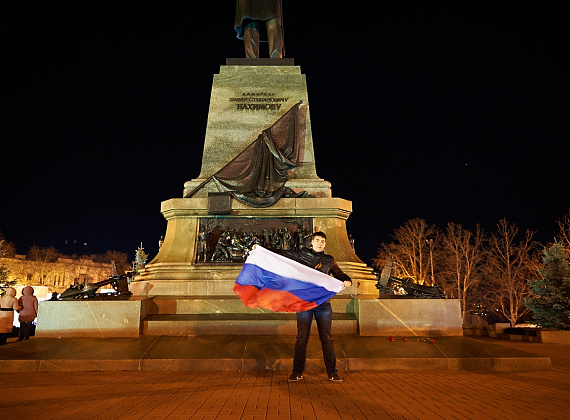 Российские флаги в Симферополе, Бахчисарае, Севастополе, 15 марта 2014 г.