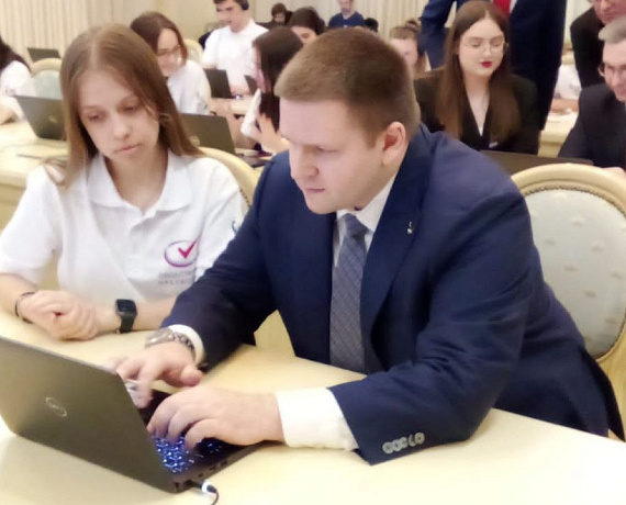 Партия "РОДИНА" работает в ситуационном центре Общественной палаты РФ