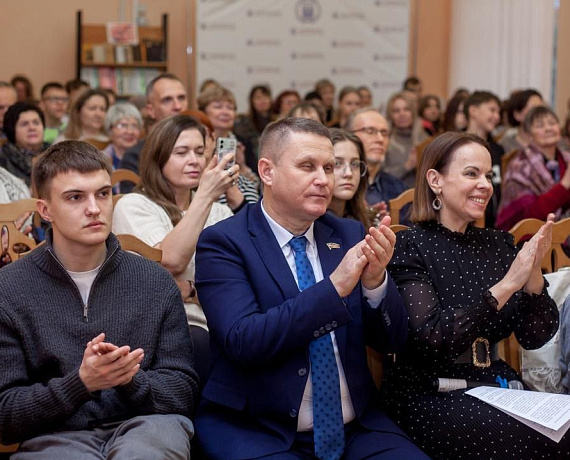 Геннадий Селебин приветствовал участников встречи гитаристов Беларуси и Брянщины