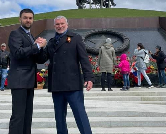 Алексей Журавлев возложил цветы к Ржевскому мемориалу
