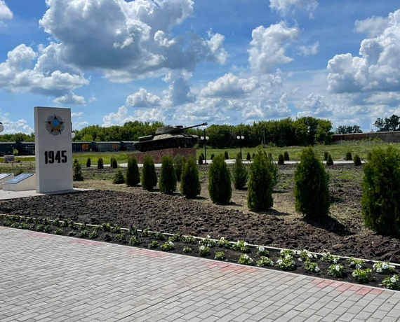 Журавлев отметил реализацию нацпроекта "Образование" в селе Петровское
