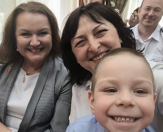 Елена Иванова посетила детский дом, где были подведены итоги годового конкурса
