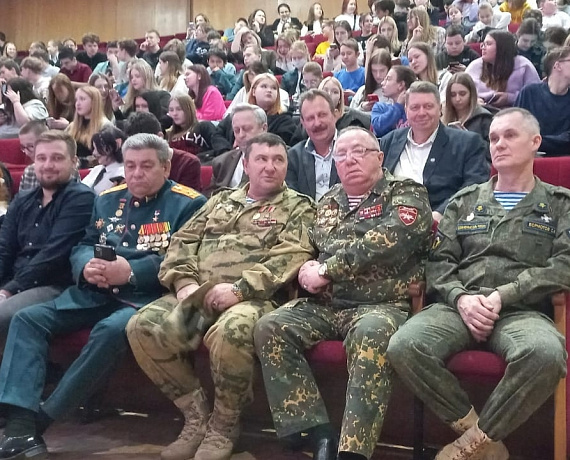 Руководитель аппарата "РОДИНЫ" в Челябинской области Игорь Маклаков стал одним из организаторов историко-патриотического форума "Личность. Регион. Страна"