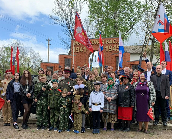 Партия "РОДИНА" в Острогожске почтила память павших героев и возложила венки