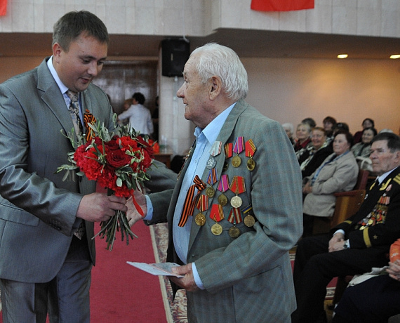 Севастопольская "РОДИНА" поздравила ветеранов с Днем Победы