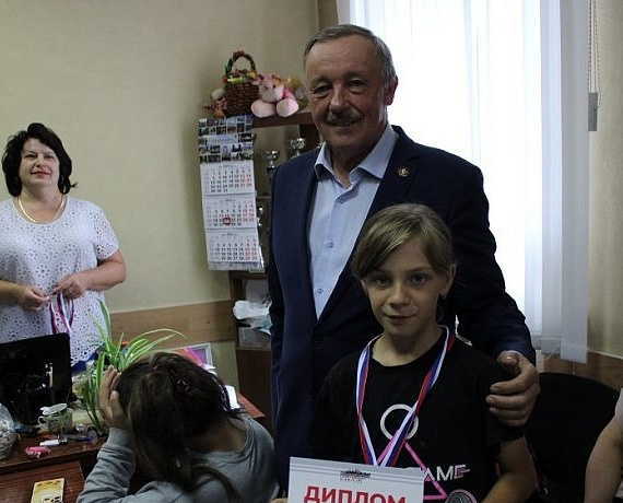 Трудовые отряды под патронажем Вячеслава Илюхина и Леонида Рыбина подвели итоги смены