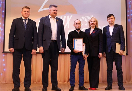 Владимир Михайлов посетил благотворительный концерт, направленный на поддержку участников СВО