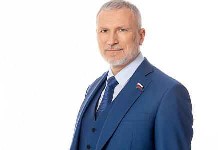 Журавлев: "Сутенеры" подталкивают Украину на "панель войны"