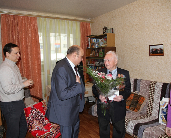 Московские родинцы поздравили ветерана