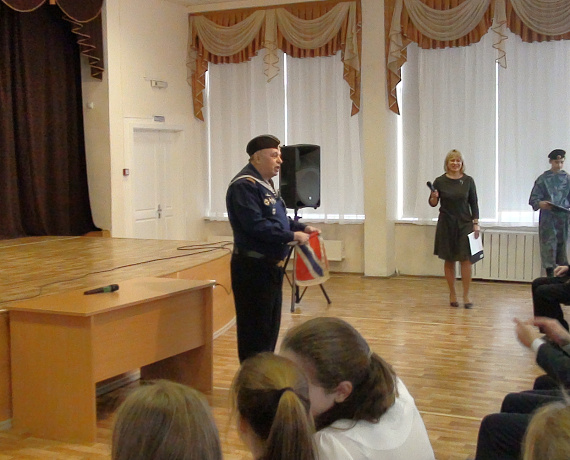 Соратники провели "Урок мужества" для красноярских школьников